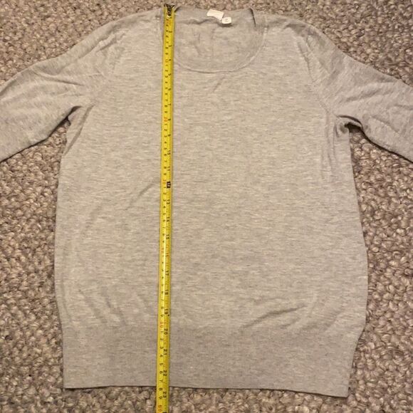 GAP sweater top in perfect condition. Size Xs. - Picture 5 of 8